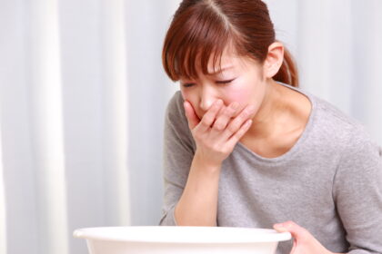 繰り返す嘔吐が原因！？マロリー・ワイス症候群とは